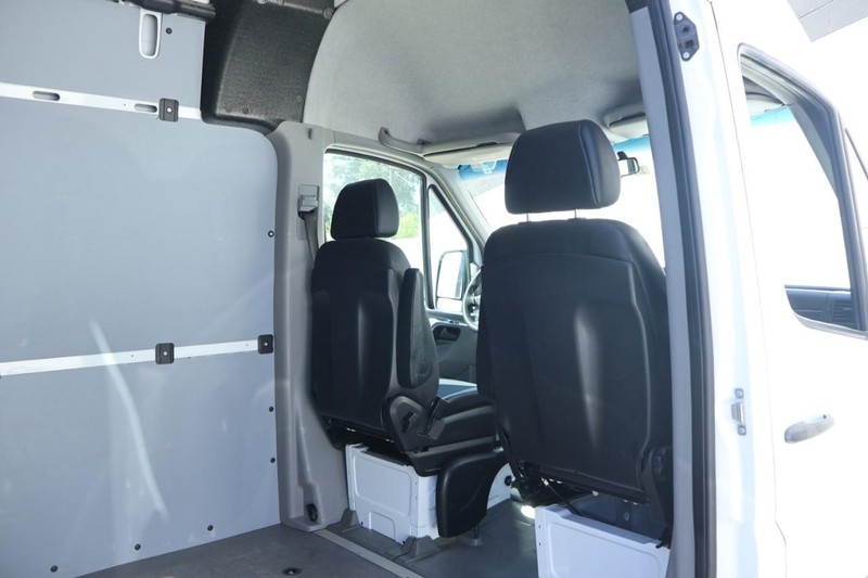Mercedes-Benz Sprinter Cargo Van Vehicle Full-screen Gallery Image 23