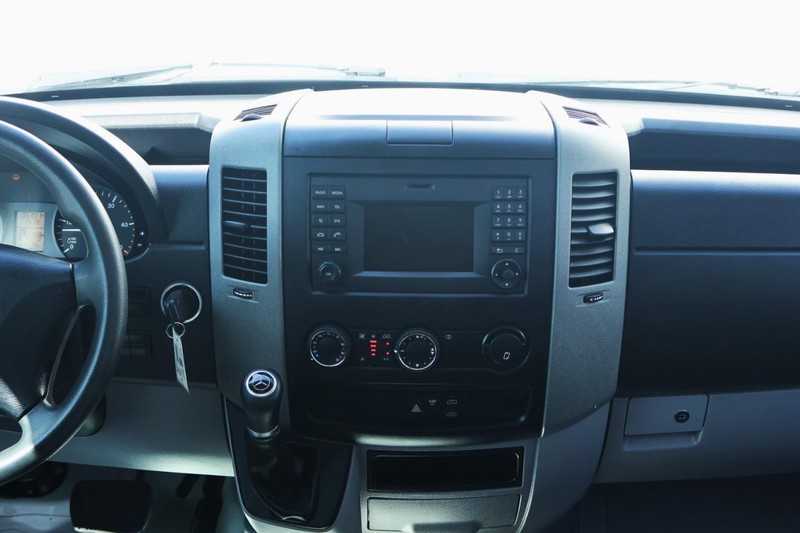 Mercedes-Benz Sprinter Cargo Van Vehicle Full-screen Gallery Image 27