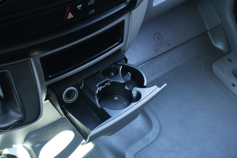 Mercedes-Benz Sprinter Cargo Van Vehicle Full-screen Gallery Image 31