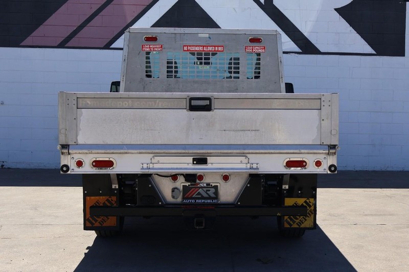 Ford Transit Chassis Vehicle Full-screen Gallery Image 07