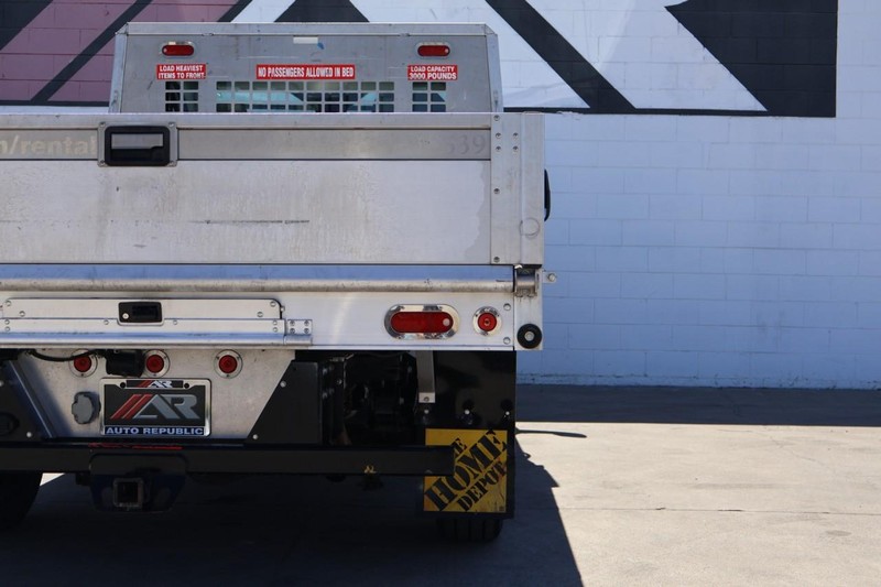 Ford Transit Chassis Vehicle Full-screen Gallery Image 08