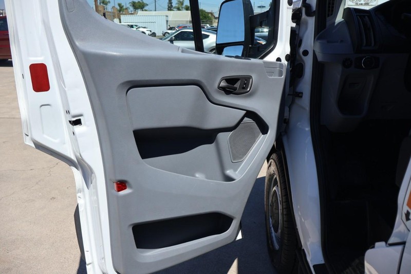 Ford Transit Chassis Vehicle Full-screen Gallery Image 19