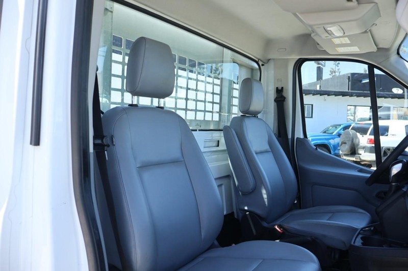 Ford Transit Chassis Vehicle Full-screen Gallery Image 24