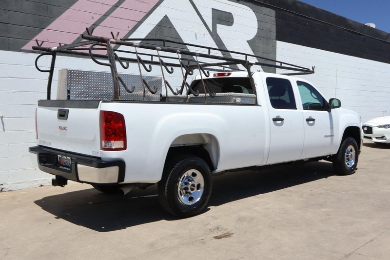 GMC Sierra 2500HD Vehicle Full-screen Gallery Image 05