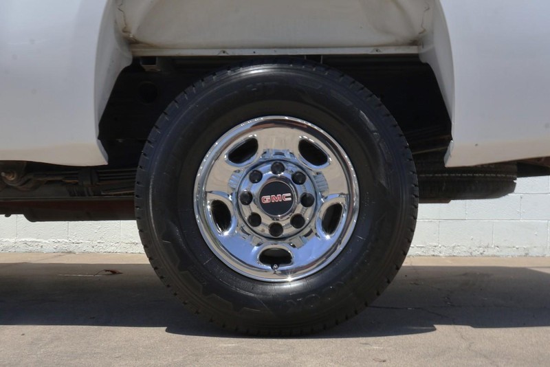 GMC Sierra 2500HD Vehicle Full-screen Gallery Image 14