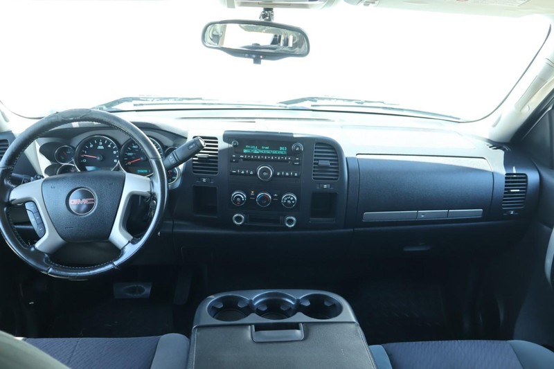 GMC Sierra 2500HD Vehicle Full-screen Gallery Image 23