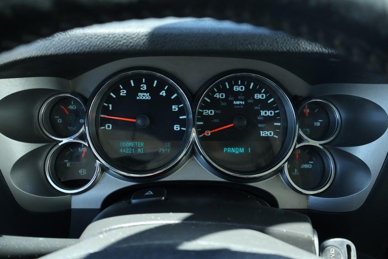 GMC Sierra 2500HD Vehicle Full-screen Gallery Image 24