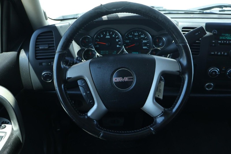 GMC Sierra 2500HD Vehicle Full-screen Gallery Image 25