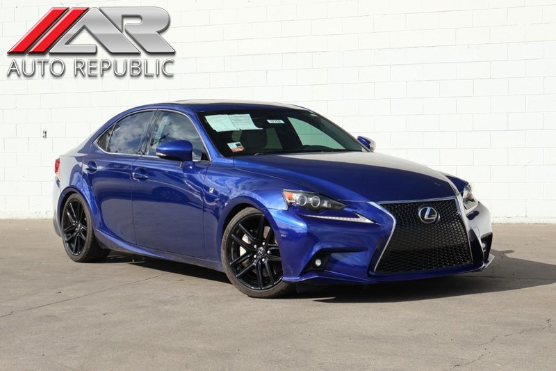 Lexus IS 350 Vehicle Full-screen Gallery Image 01