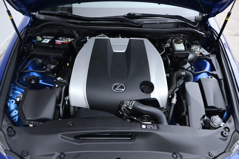 Lexus IS 350 Vehicle Full-screen Gallery Image 15