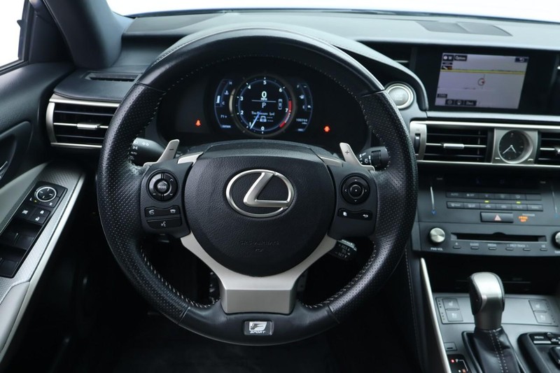Lexus IS 350 Vehicle Full-screen Gallery Image 29