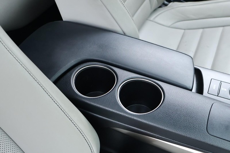 Lexus IS 350 Vehicle Full-screen Gallery Image 43