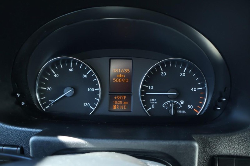 Mercedes-Benz Sprinter Cargo Vans Vehicle Full-screen Gallery Image 25