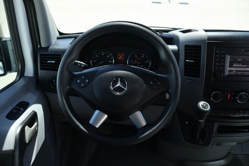 Mercedes-Benz Sprinter Cargo Vans Vehicle Full-screen Gallery Image 26