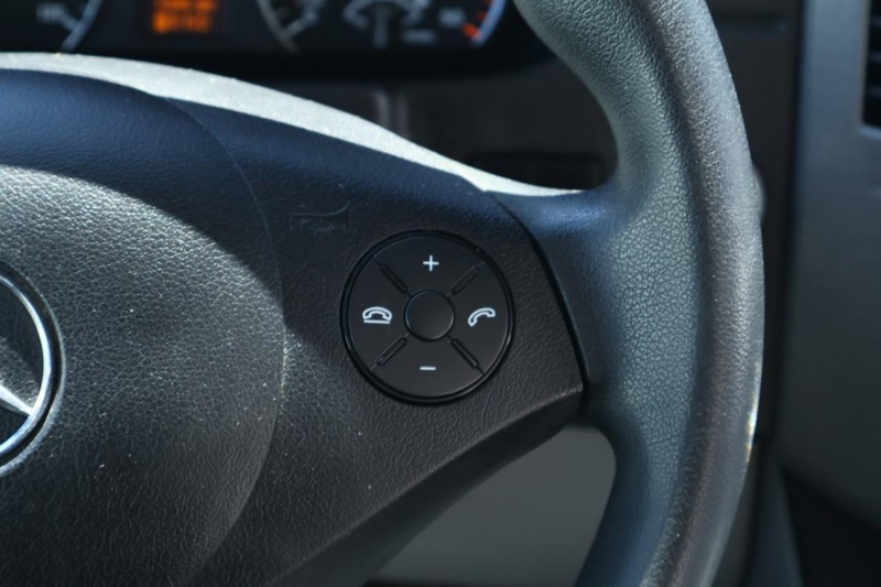 Mercedes-Benz Sprinter Cargo Vans Vehicle Full-screen Gallery Image 28