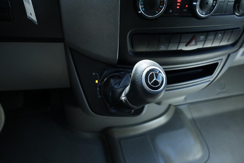 Mercedes-Benz Sprinter Cargo Vans Vehicle Full-screen Gallery Image 31