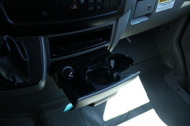 Mercedes-Benz Sprinter Cargo Vans Vehicle Full-screen Gallery Image 33