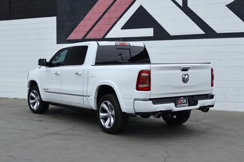 Ram 1500 Vehicle Full-screen Gallery Image 12