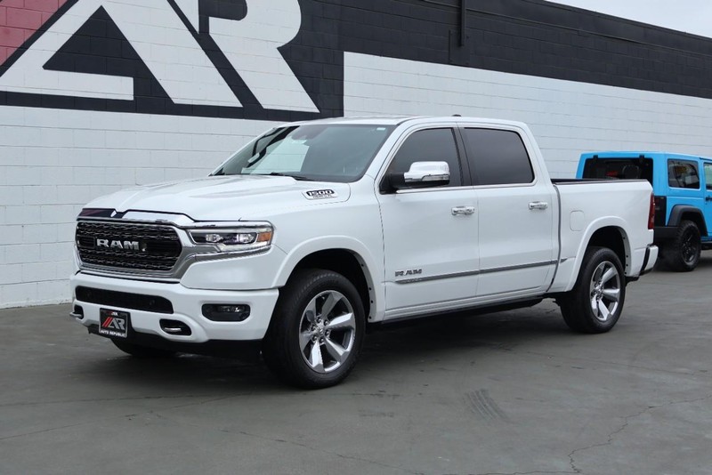 Ram 1500 Vehicle Full-screen Gallery Image 14