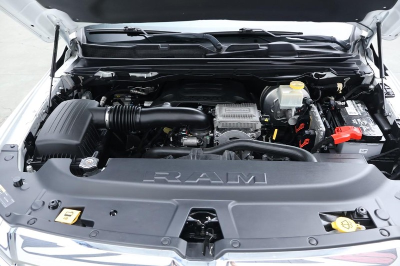 Ram 1500 Vehicle Full-screen Gallery Image 17