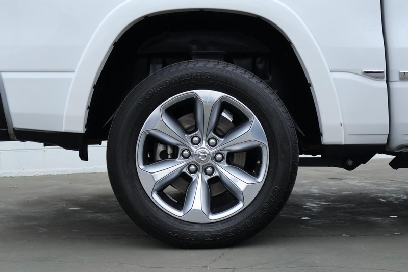 Ram 1500 Vehicle Full-screen Gallery Image 18