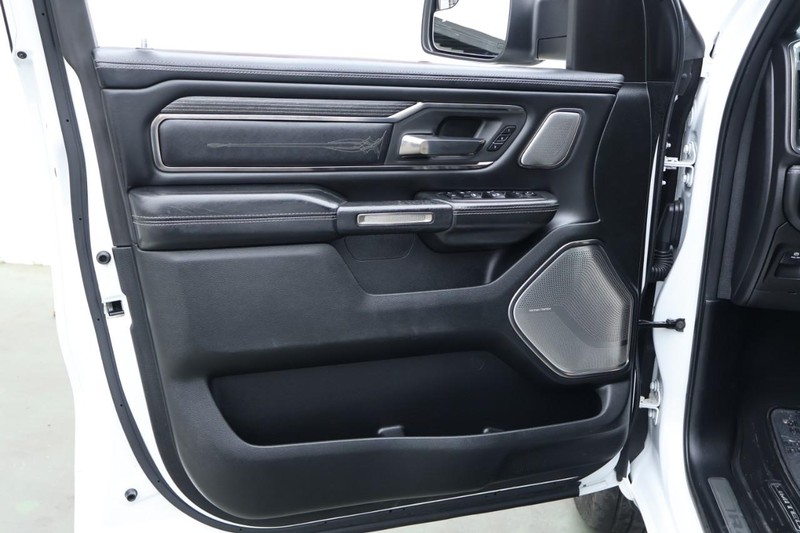 Ram 1500 Vehicle Full-screen Gallery Image 19