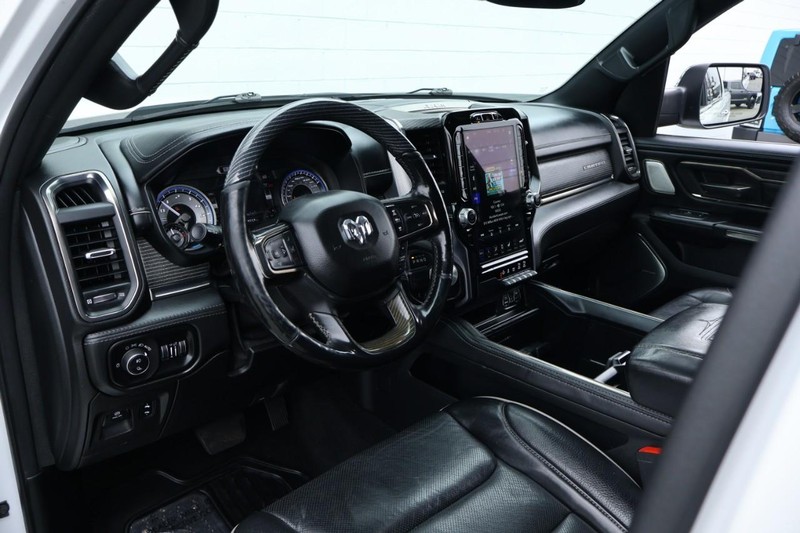 Ram 1500 Vehicle Full-screen Gallery Image 21