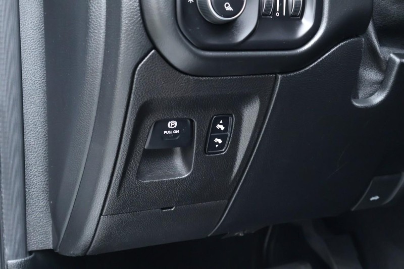 Ram 1500 Vehicle Full-screen Gallery Image 23