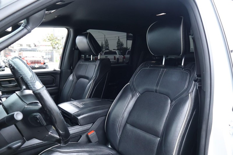 Ram 1500 Vehicle Full-screen Gallery Image 25