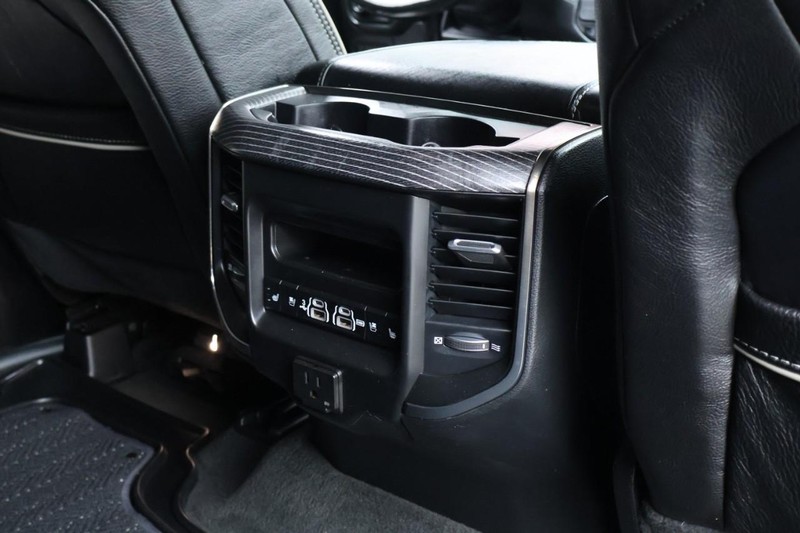 Ram 1500 Vehicle Full-screen Gallery Image 31