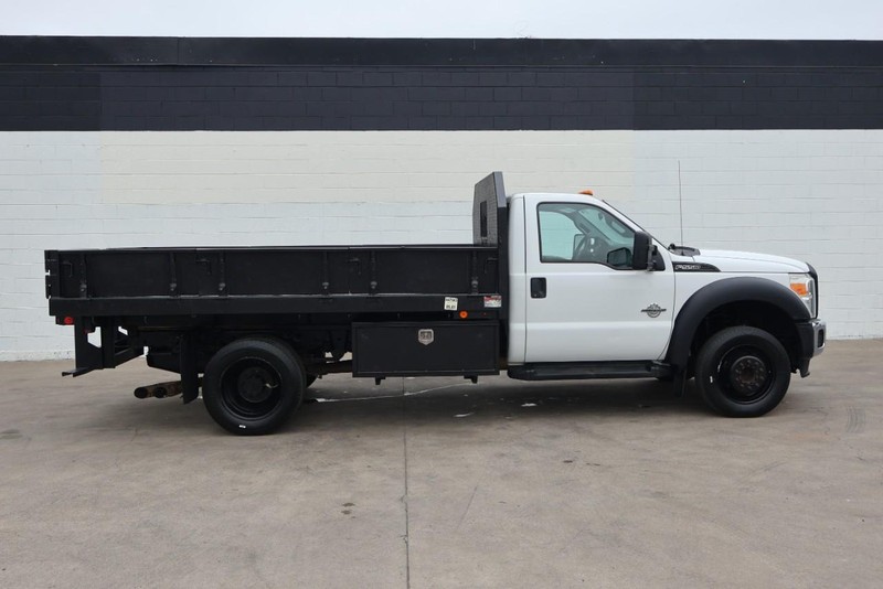 Ford Super Duty F-550 Vehicle Full-screen Gallery Image 02
