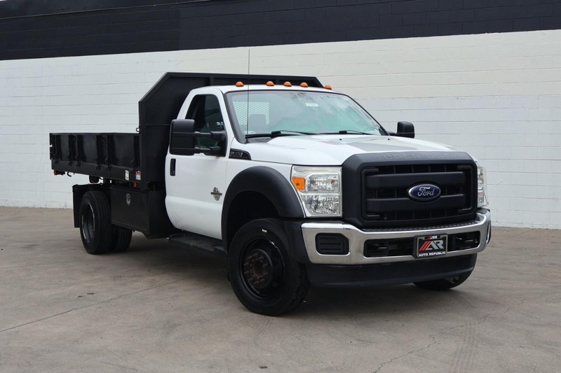 Ford Super Duty F-550 Vehicle Full-screen Gallery Image 03