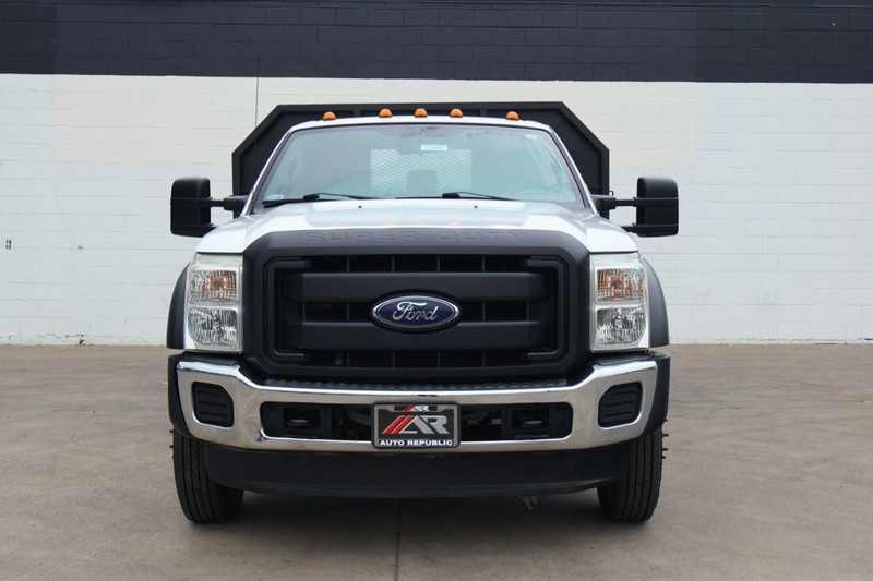 Ford Super Duty F-550 Vehicle Full-screen Gallery Image 05