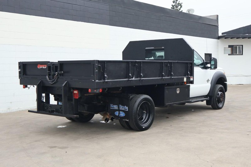 Ford Super Duty F-550 Vehicle Full-screen Gallery Image 07