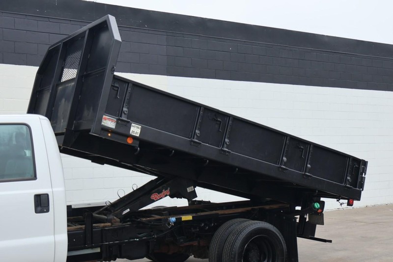 Ford Super Duty F-550 Vehicle Full-screen Gallery Image 16