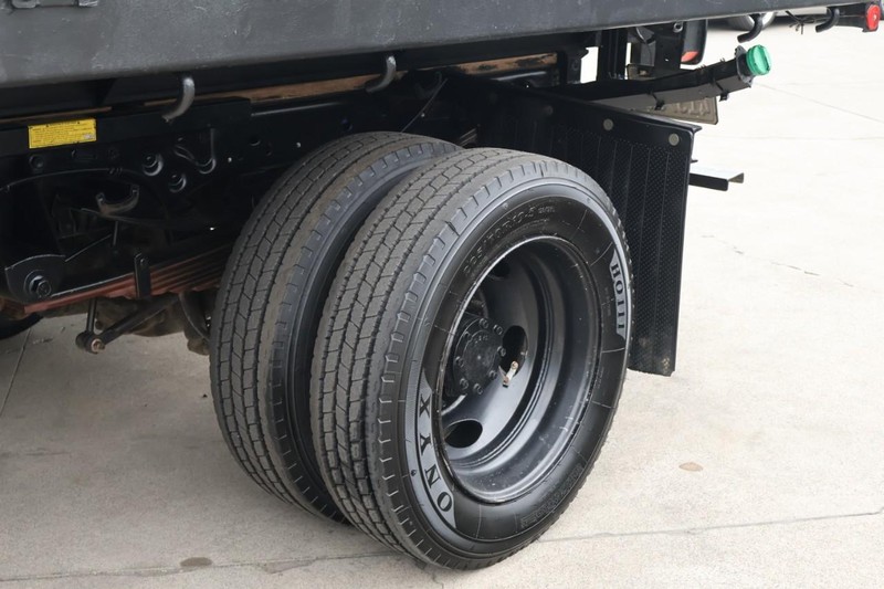 Ford Super Duty F-550 Vehicle Full-screen Gallery Image 20