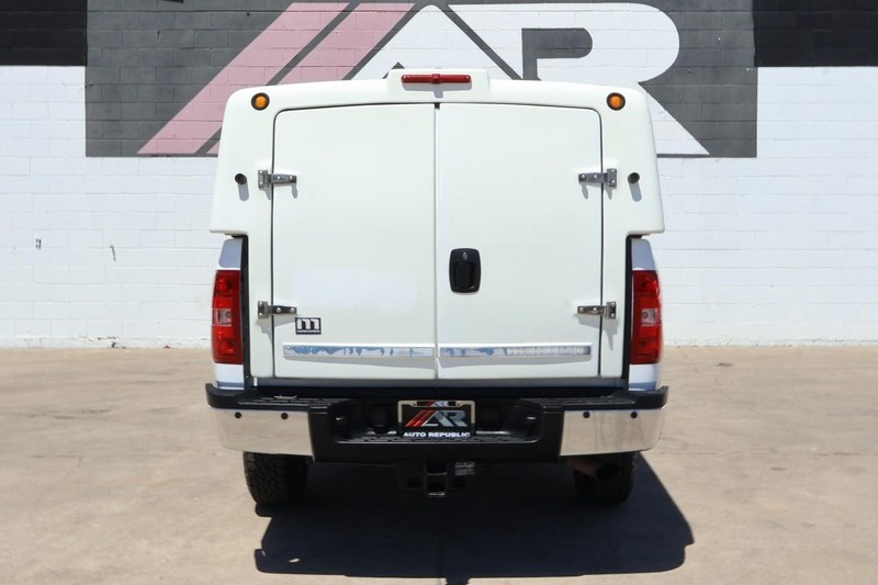 Chevrolet Silverado 2500HD Vehicle Full-screen Gallery Image 05