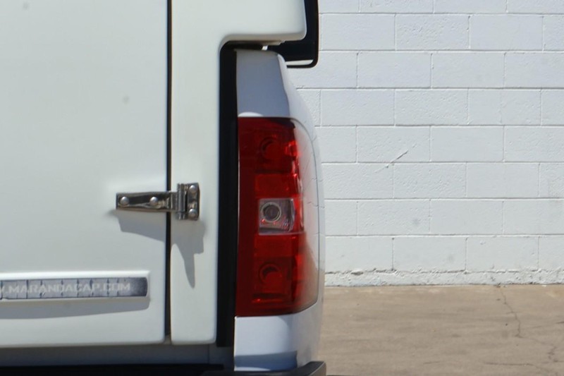 Chevrolet Silverado 2500HD Vehicle Full-screen Gallery Image 06