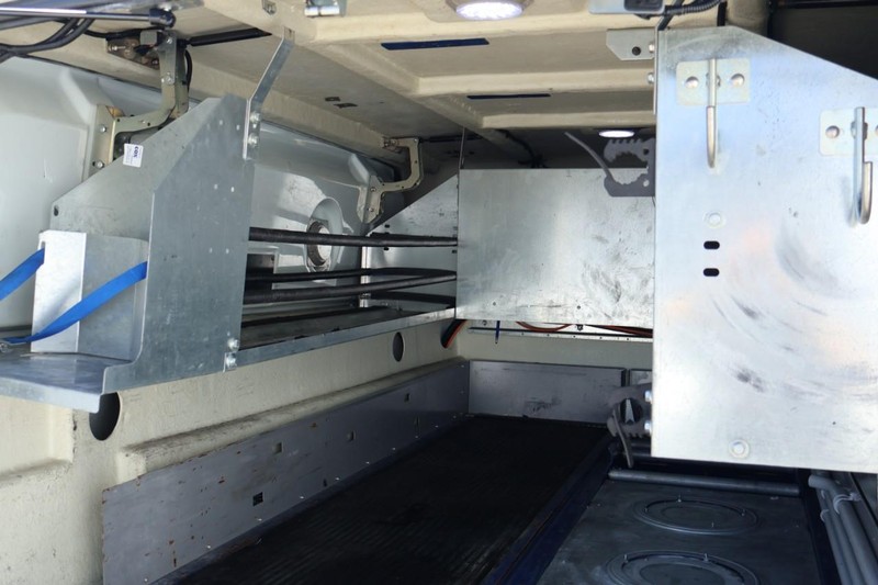 Chevrolet Silverado 2500HD Vehicle Full-screen Gallery Image 09