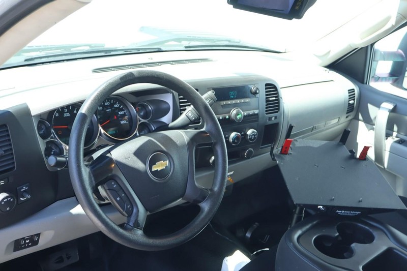 Chevrolet Silverado 2500HD Vehicle Full-screen Gallery Image 17