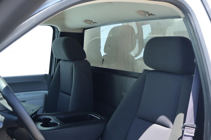 Chevrolet Silverado 2500HD Vehicle Full-screen Gallery Image 20