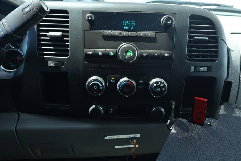 Chevrolet Silverado 2500HD Vehicle Full-screen Gallery Image 24