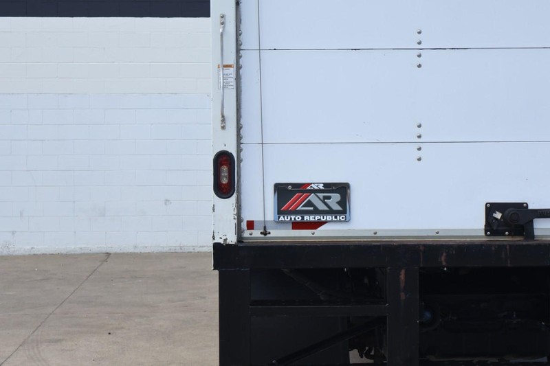 Ford Super Duty F-450 Vehicle Full-screen Gallery Image 07