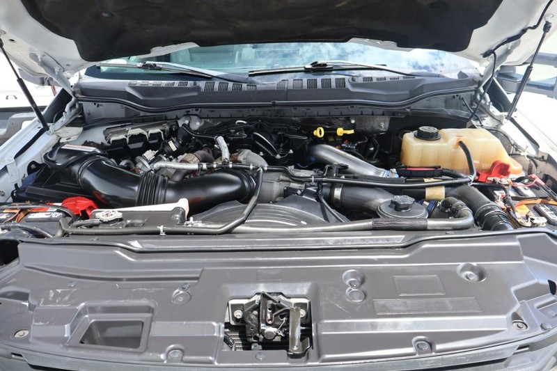 Ford Super Duty F-450 Vehicle Full-screen Gallery Image 14