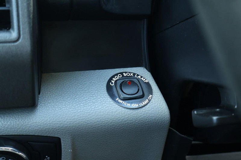 Ford Super Duty F-450 Vehicle Full-screen Gallery Image 20