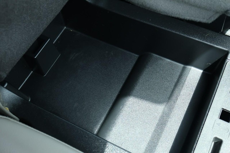 Ford Super Duty F-450 Vehicle Full-screen Gallery Image 34