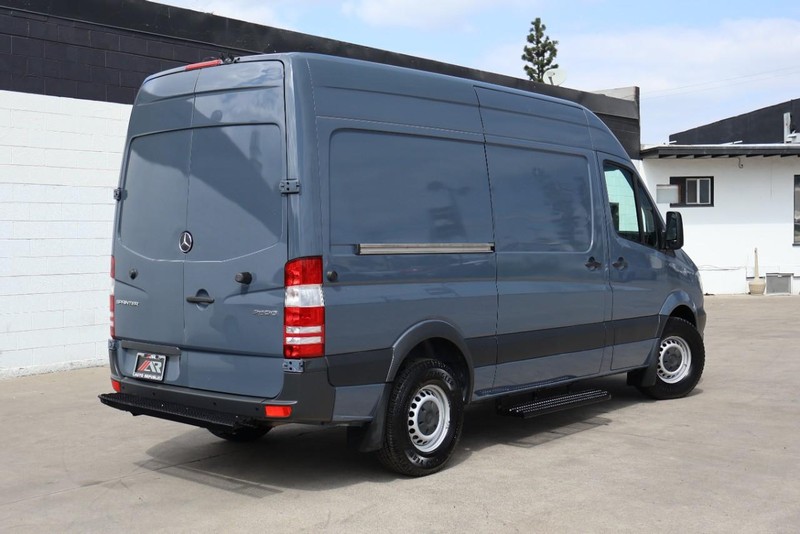 Mercedes-Benz Sprinter Cargo Van Vehicle Full-screen Gallery Image 05