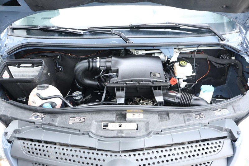 Mercedes-Benz Sprinter Cargo Van Vehicle Full-screen Gallery Image 15