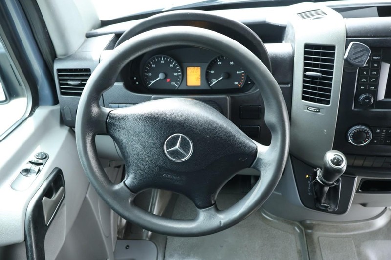 Mercedes-Benz Sprinter Cargo Van Vehicle Full-screen Gallery Image 26
