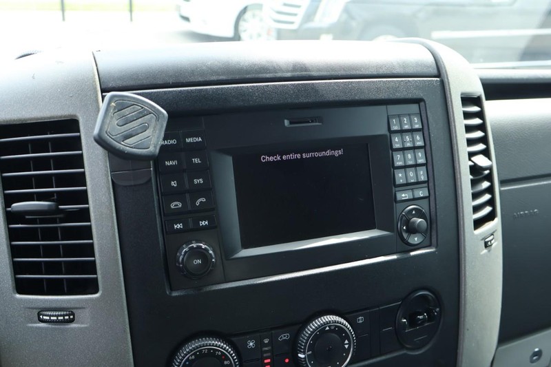 Mercedes-Benz Sprinter Cargo Van Vehicle Full-screen Gallery Image 28